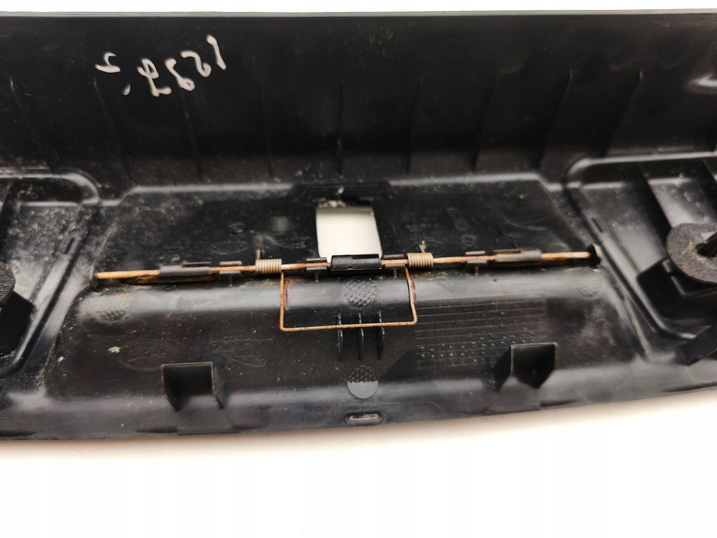 фото №8, Jaguar f-pace 2017 обивка крышки багажника a073159