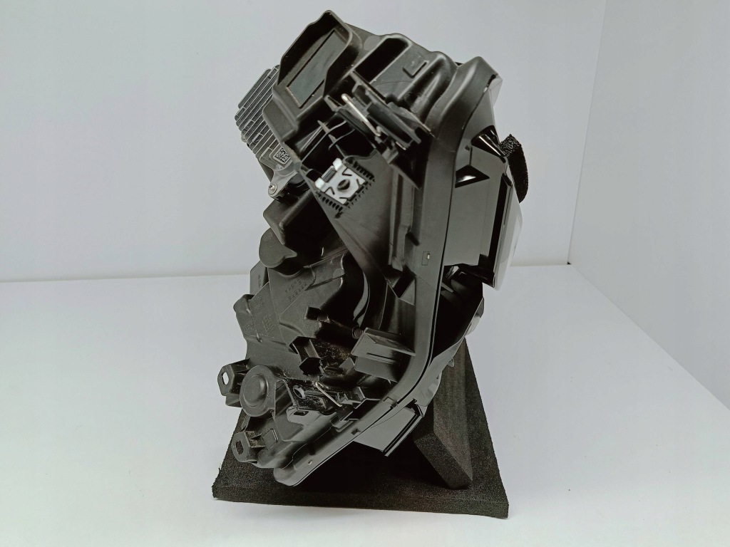 Tesla model y juniper 25- фара правий перед full led європа  1918351-00-d Доставка