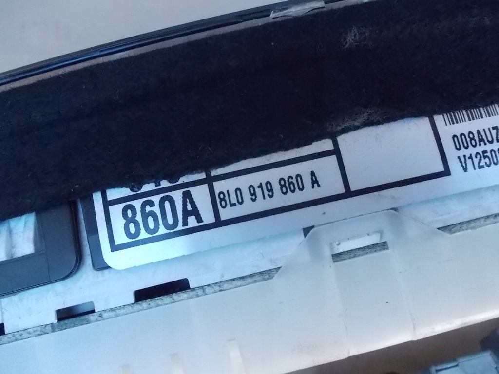 фото №11, Audi оригинальный номер 06a906019d