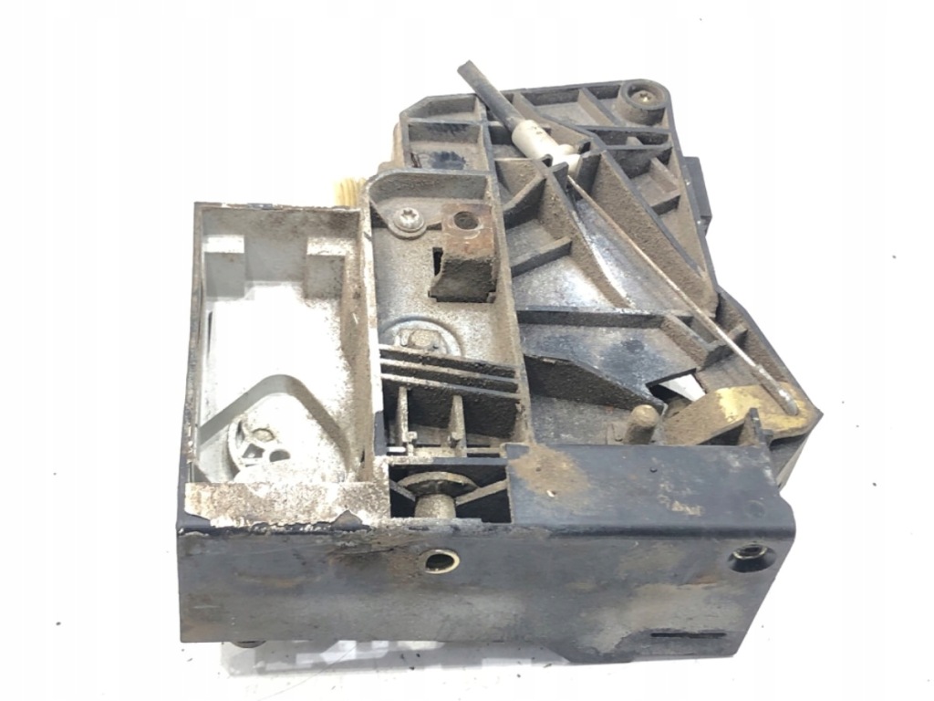 фото №2, Замок крышки задняя mercedes w639 bus