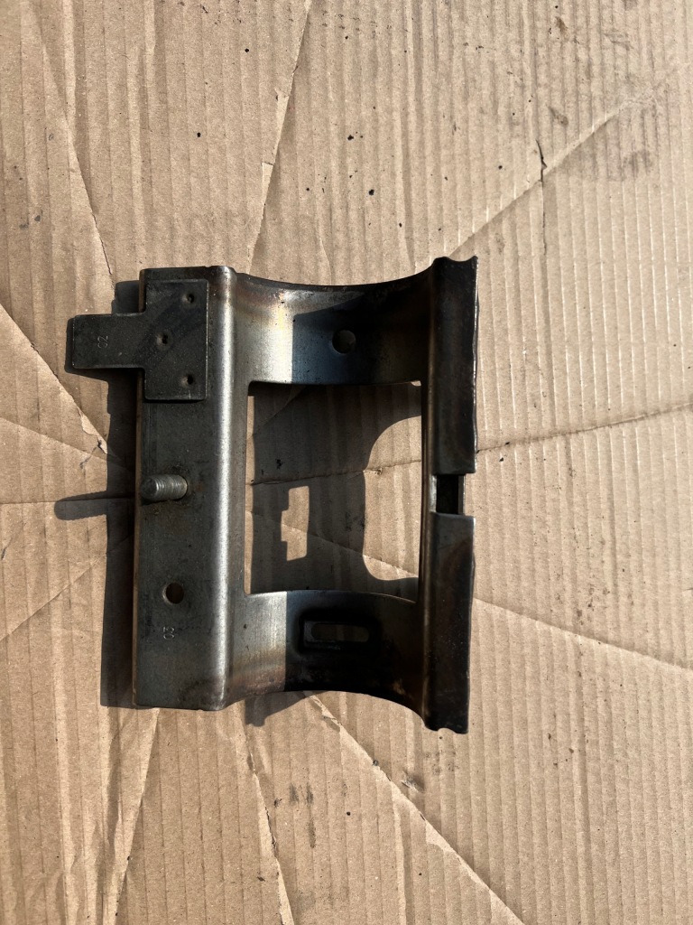 фото №1, Кронштейн трубы audi tt s3 8l tt 8n 1,8t bam 06a145756