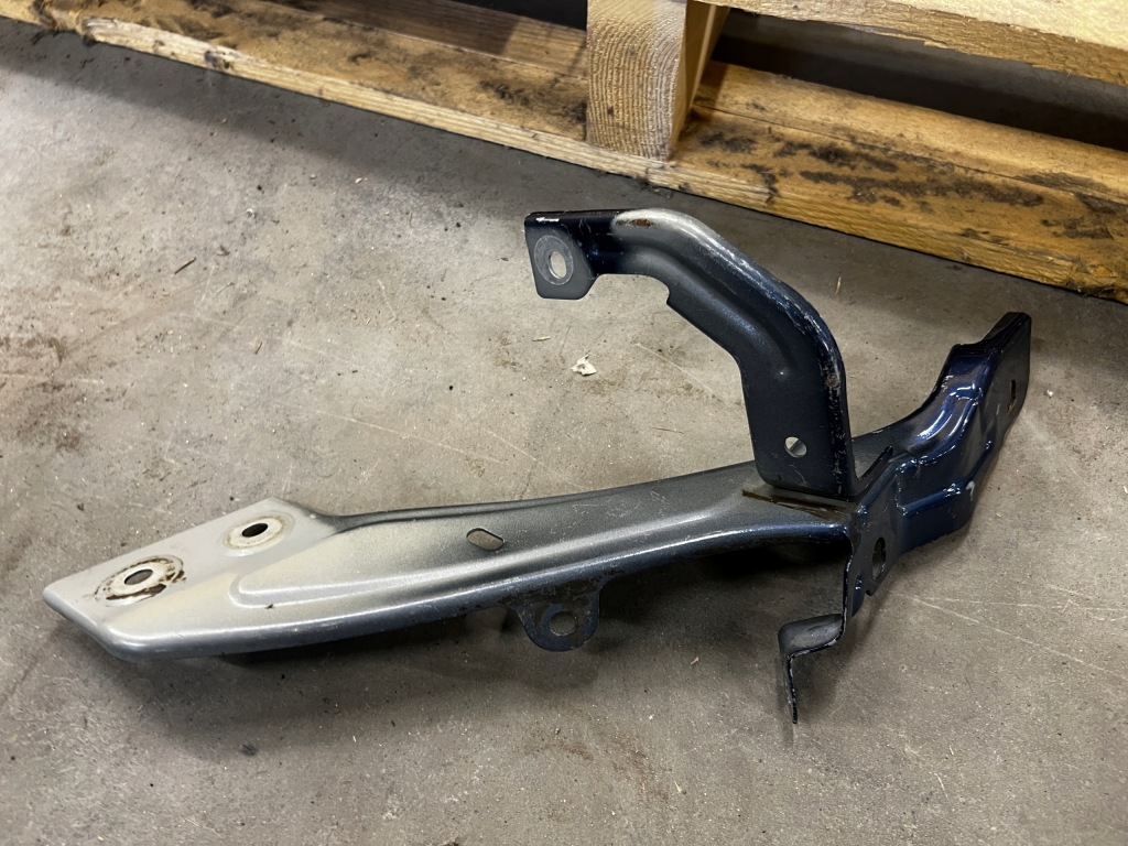 фото №2, Кронштейн кронштейн крила перед лівий renault megane iv rpr terpr