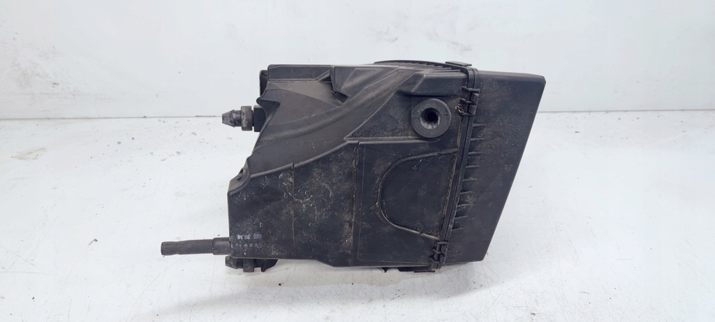 фото №5, Корпус фильтра воздуха audi a6 c6 4f0133835n