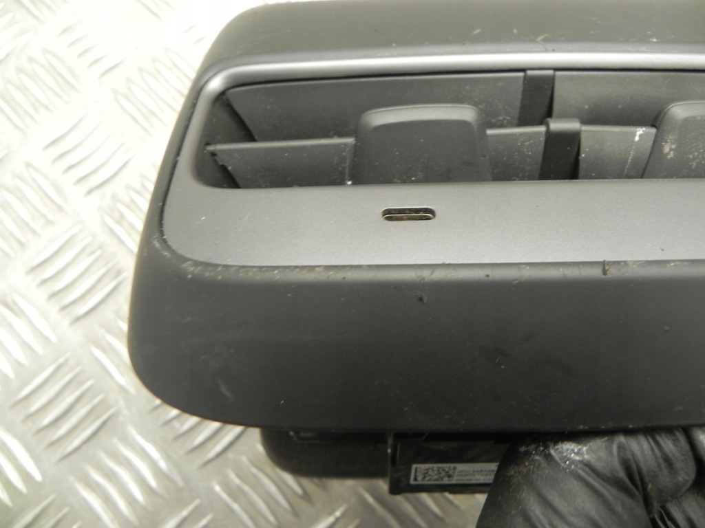 Насадка повітряна tesla model y 2022 108792902c Зі Шроту