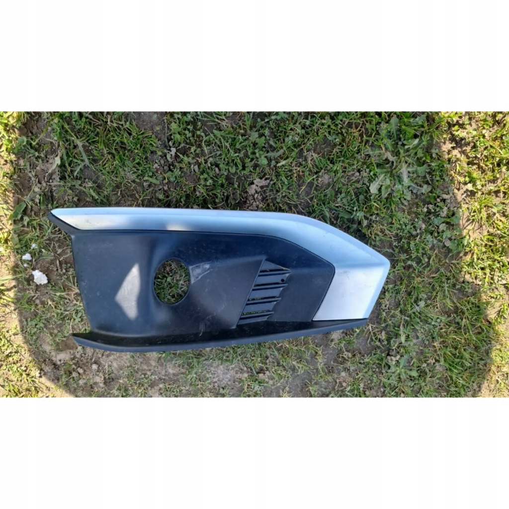 фото №1, Audi a4 s4 b9 решётка противотуманной фары правая 8w0807682l