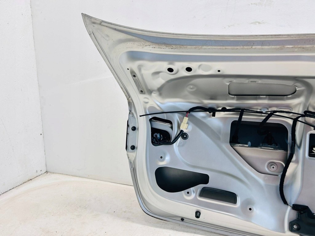 фото №12, Corolla e21 sedan крышка багажника крышка багажника задняя full led 1f7