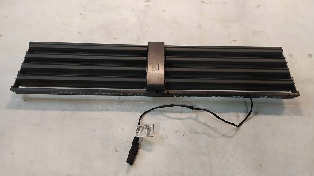 фото №10, Bmw x1 f48 2 f45 f46 жалюзи шторка воздуховод воздуха