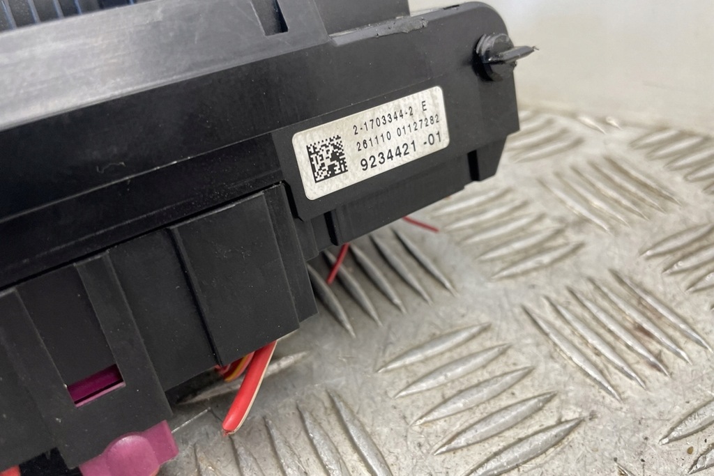 фото №8, Коробка запобіжників bmw 7 f01, f02 9234421 3.0l дизель 180kw 2010