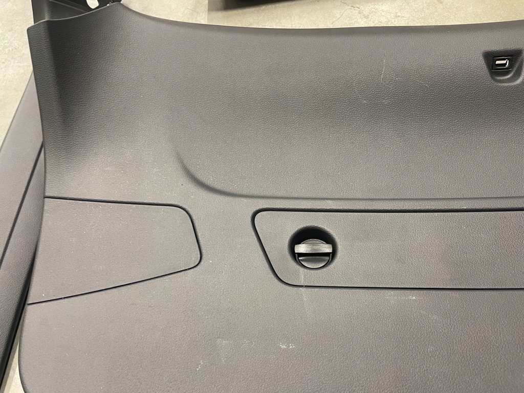 фото №5, Защита крышки багажника a7 c8 оригинал комплект