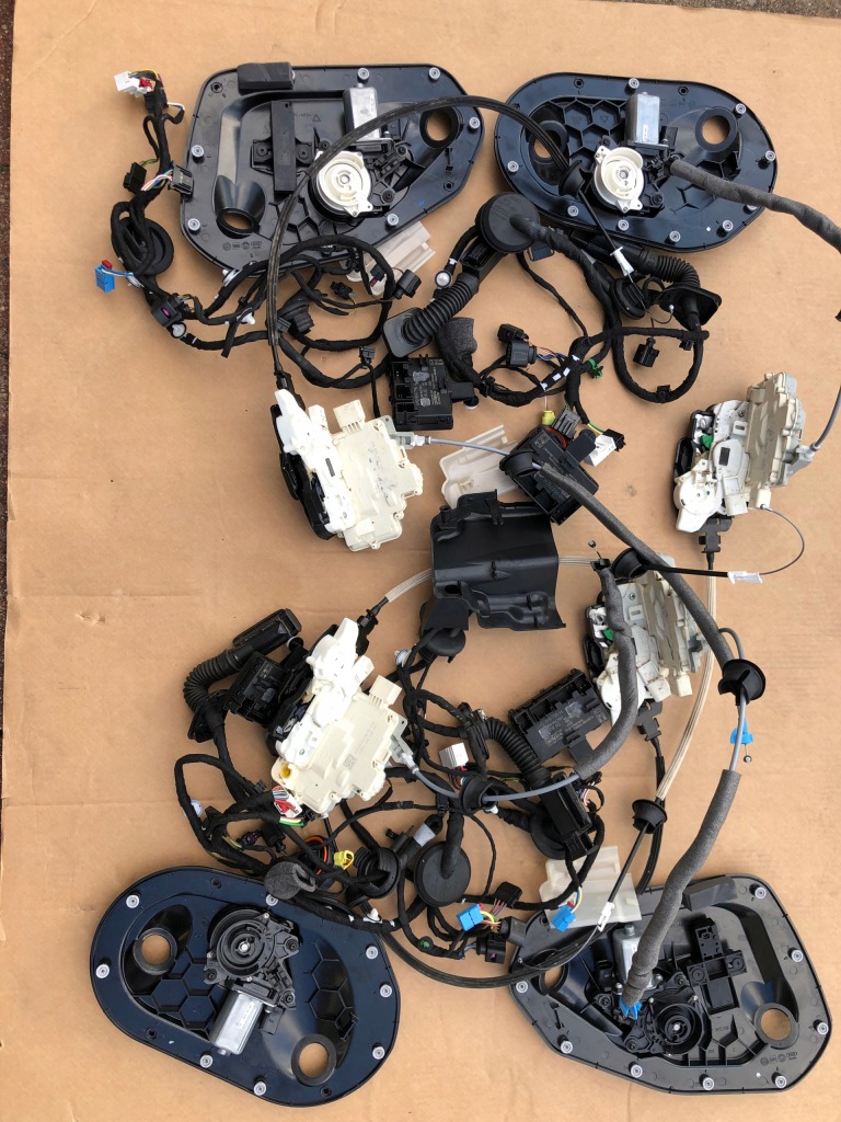 фото №1, Audi q7 sq7 4m przedlift 2015-2020 доводчики дверь доводчик комплект монтаж