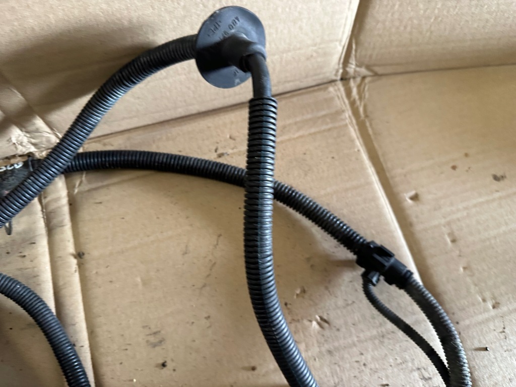 Шланг плюсовий генератора клема audi a4 b7 2.0 tdi blb європа в Україні