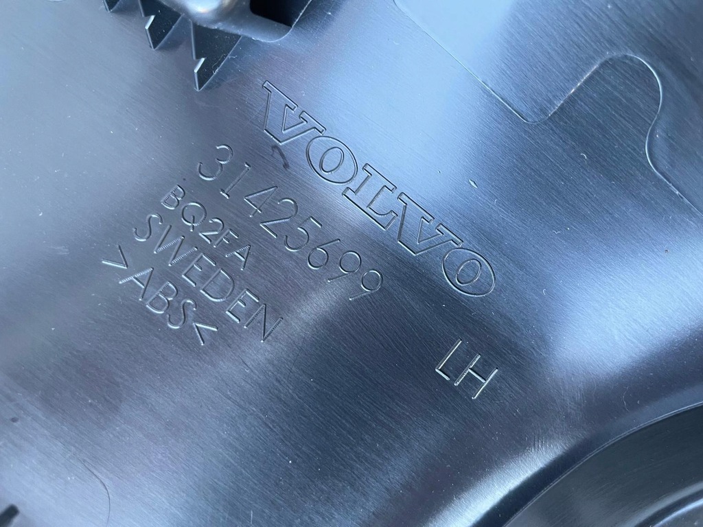 фото №5, Volvo xc60 ii захист обшивка накладка стійка правий лівий 31425699 31425700