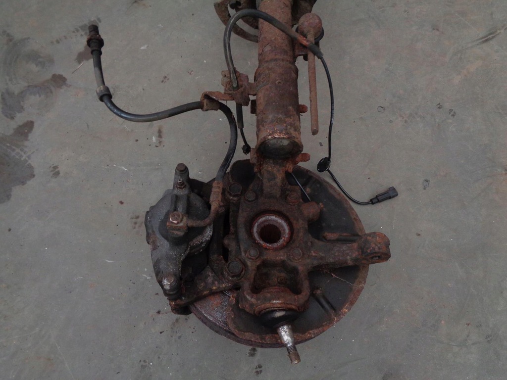 фото №8, Амортизационная стойка поворотный кулак freemont journey 2.4 16v правый