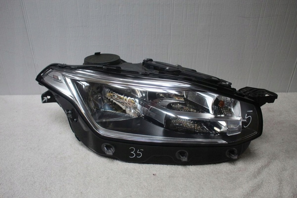 фото №1, Лампа правая перед volvo xc90 31353142