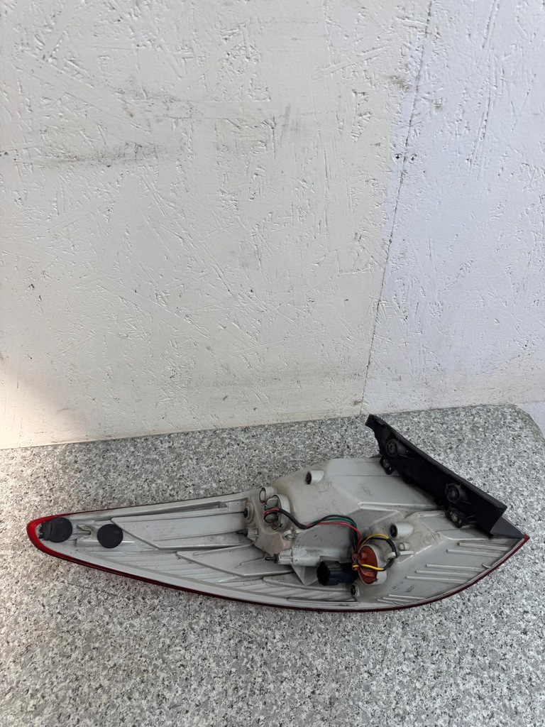 фото №12, Лампа правый задняя hyundai ix35 2013-2015 92402-2y0