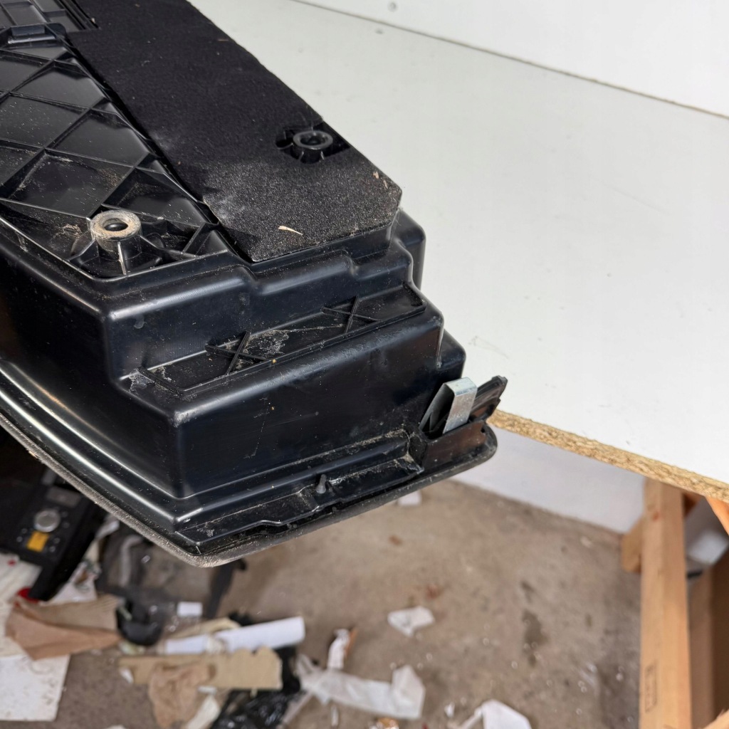 Полиця нижня багажника бардачок коробка volkswagen touran оригінальний номер 1t0867705h Зі Шроту