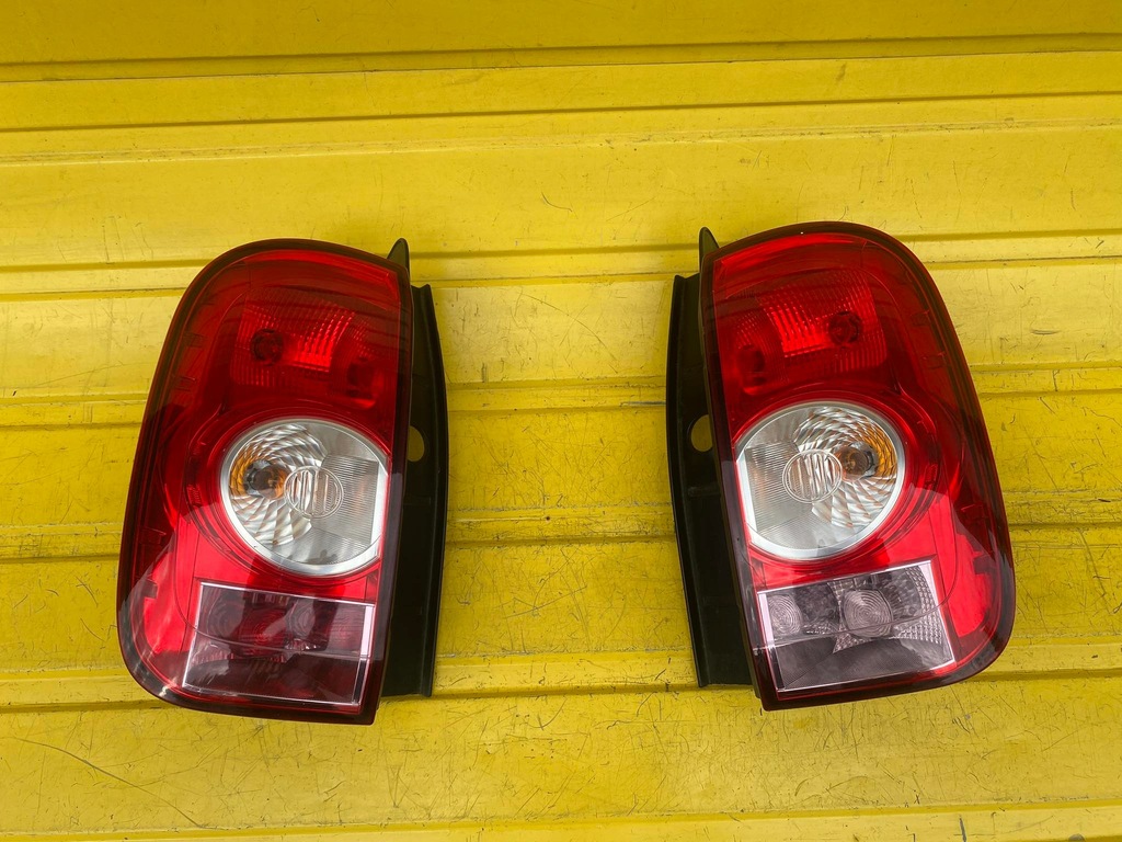 фото №6, Dacia duster i лампа задня права оригінал