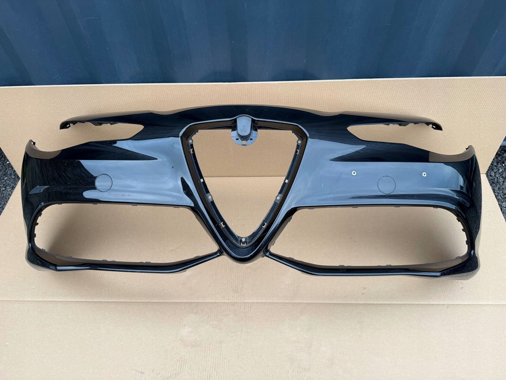 фото №1, Бампер alfa romeo giulia veloce оригинал хороший состояние pdc