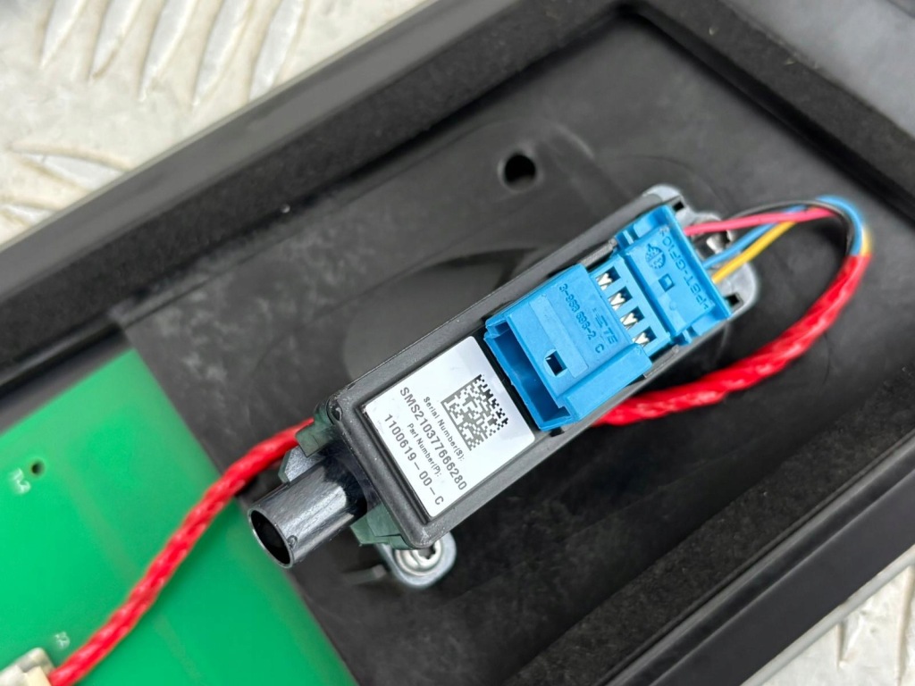 фото №5, Tesla model 3 s plaid 2021r. защита стойка камера левая правая 1496709-00-b