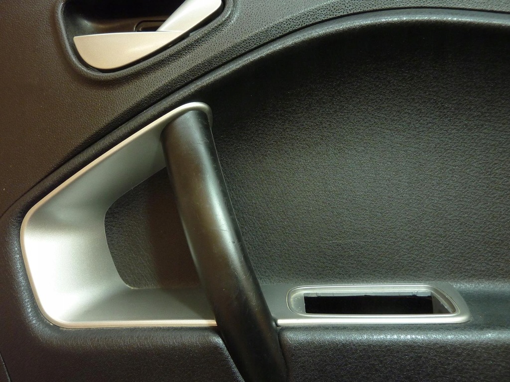 фото №3, Обшивка оббивка двері alfa romeo mito 08- правий