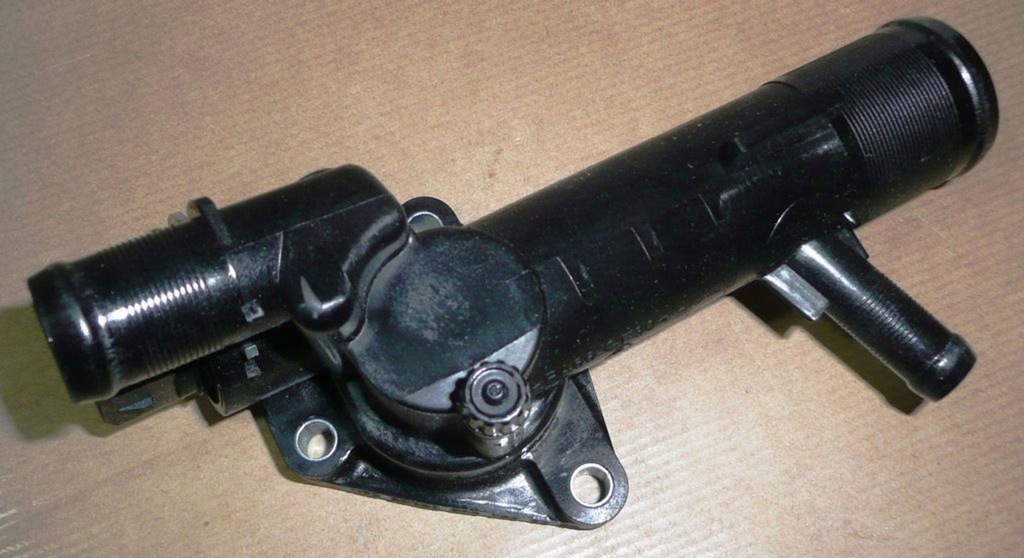 фото №2, Корпус термостата r megane 1.5d