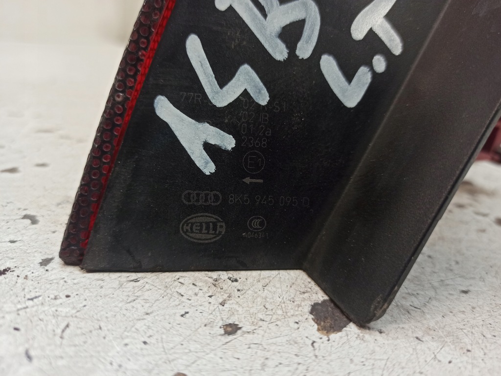 фото №6, Audi a4 b8 sedan лампа левый задняя w крыло 8k5945095d