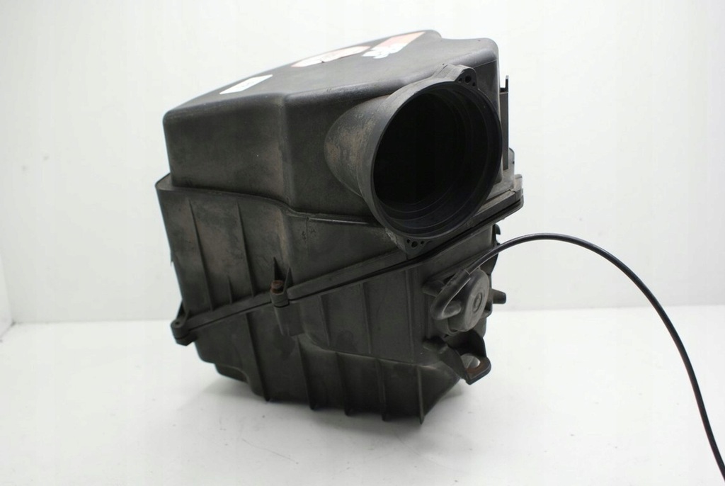 фото №5, Audi a8 d3 3.2 077133835s корпус фильтра воздуха