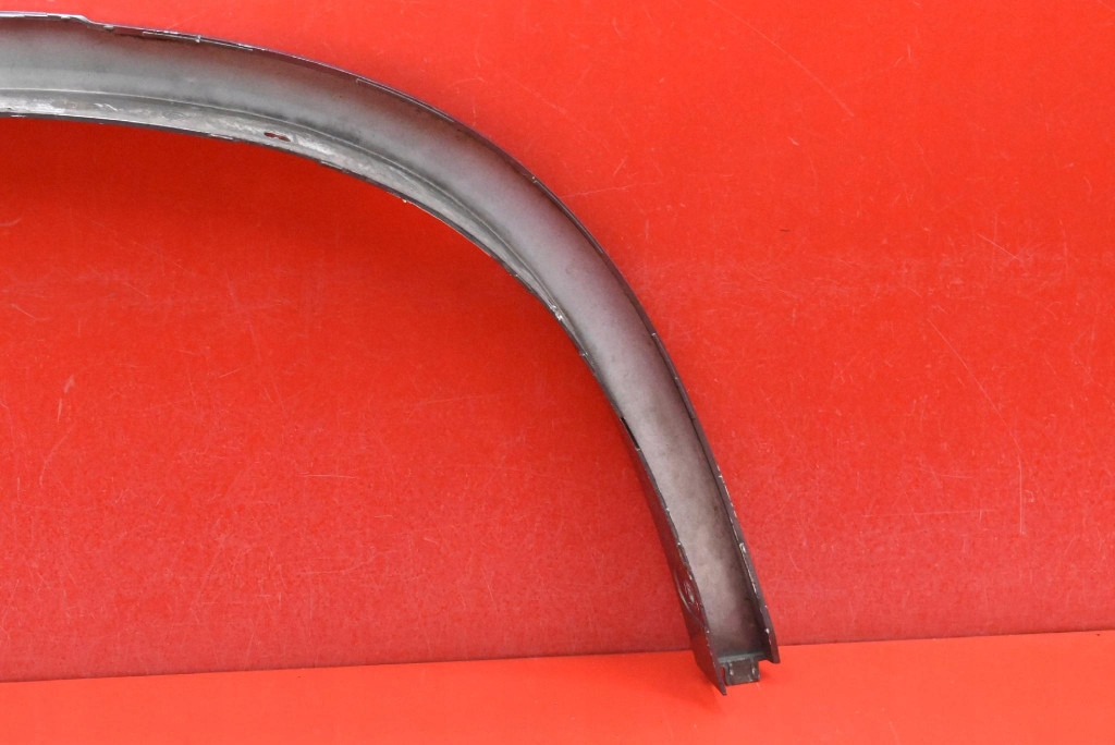 Молдинг крыла левый задний  серебристая 8038079 bmw x1 e84 09-15 с Разборки