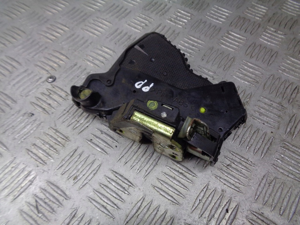 фото №1, Замок дверь правый перед toyota corolla e12 2pin