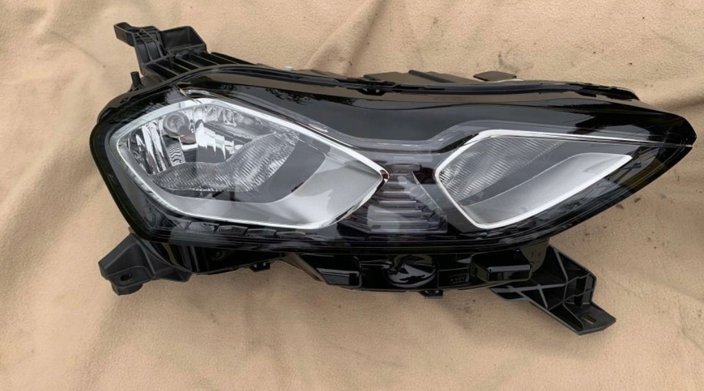 фото №1, Citroen ds3 crossback лампа правая обычная