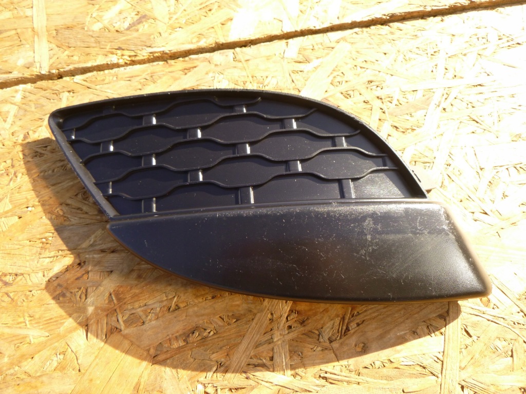 фото №1, Twingo ii 07- правая решётка решётка радиатора бампер противотуманная фара