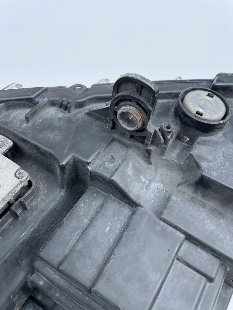 фото №10, Лампа права bi ксенон поворотний passat b7 19!