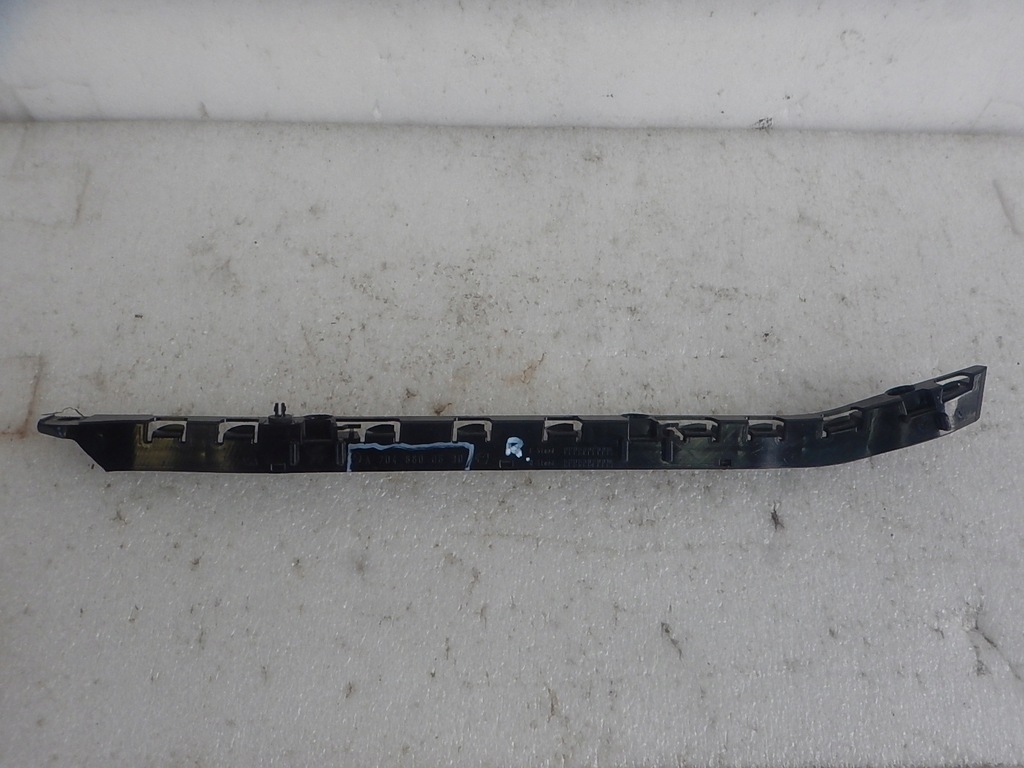 фото №1, Mercedes w204 напрямна правий напрямна бампера задня