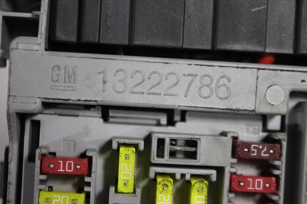 фото №4, Коробка предохранителей 13222786 insignia a 08-17