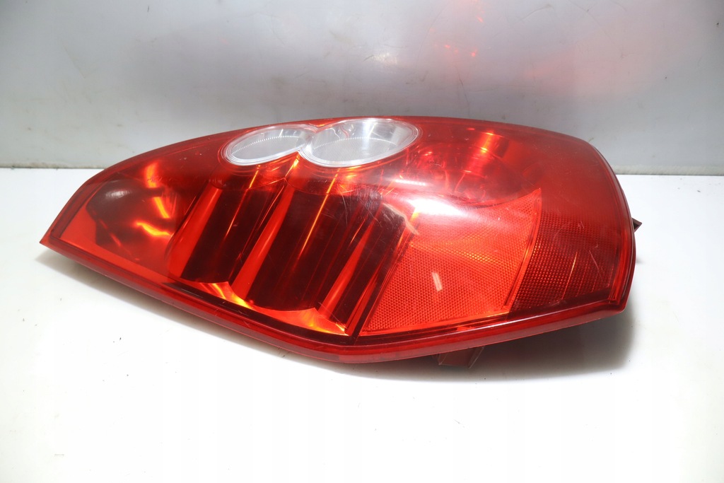 фото №1, Лампа левая задняя mazda 5 i