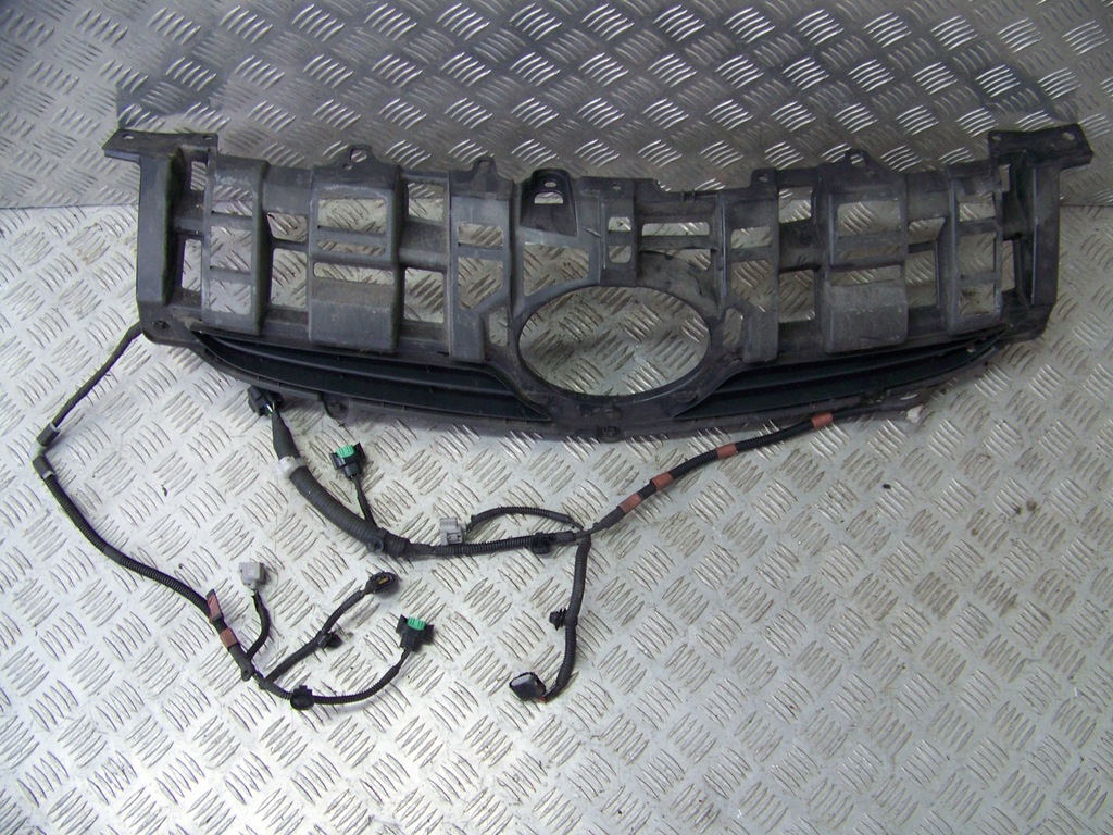 фото №1, Toyota prius 3 09 12 решётка решётка радиатора бампер перед