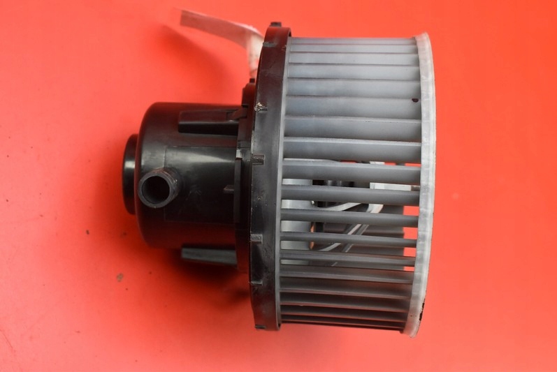 фото №6, Воздуходувка вентилятор обдув eu nrf2002221 mazda 5 1 i cr 05-10