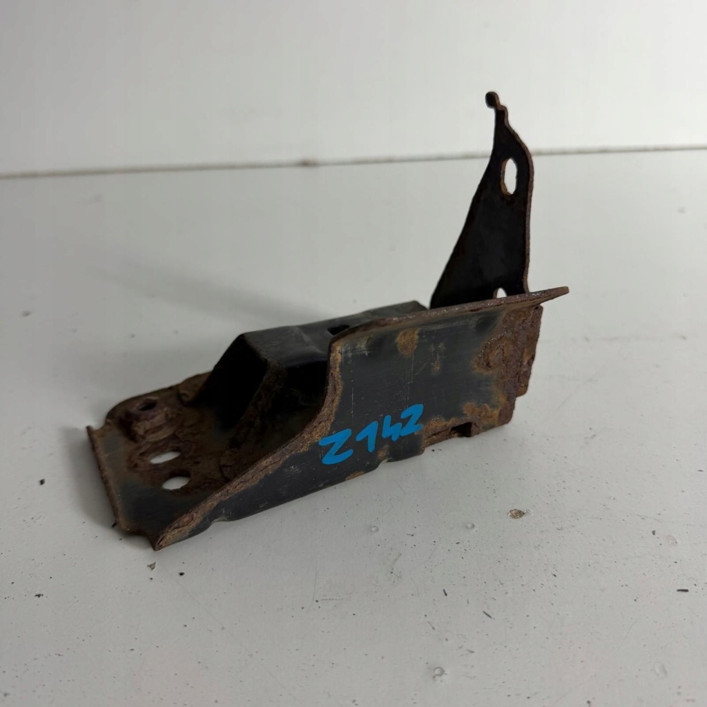 Купить Кронштейн  бампера правый перед renault captur 1 1 оригинальный номер оригинал 758j69957r