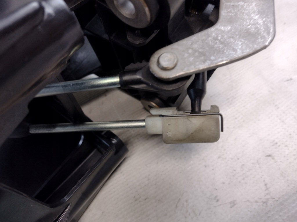 фото №16, Домкрат вибірник перемикання передач троси dodge caliber 2,0b 05062135ac