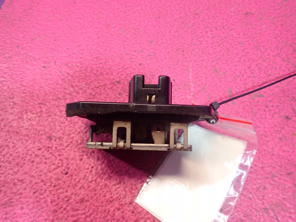 фото №4, Yaris verso 99- резистор резистор вентилятор 11e301