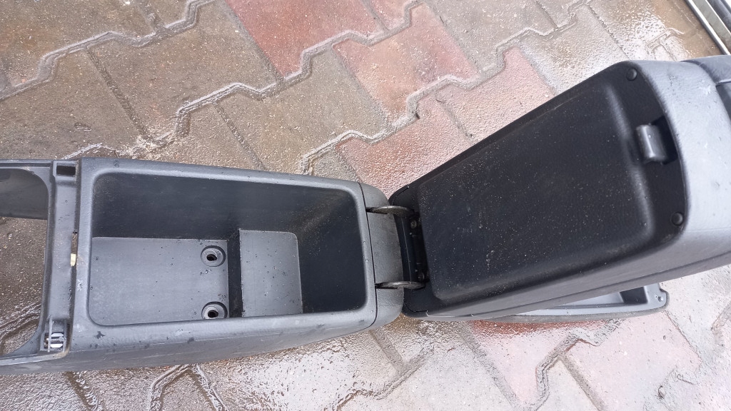 фото №9, Подлокотник toyota avensis t25 05r 2.0d