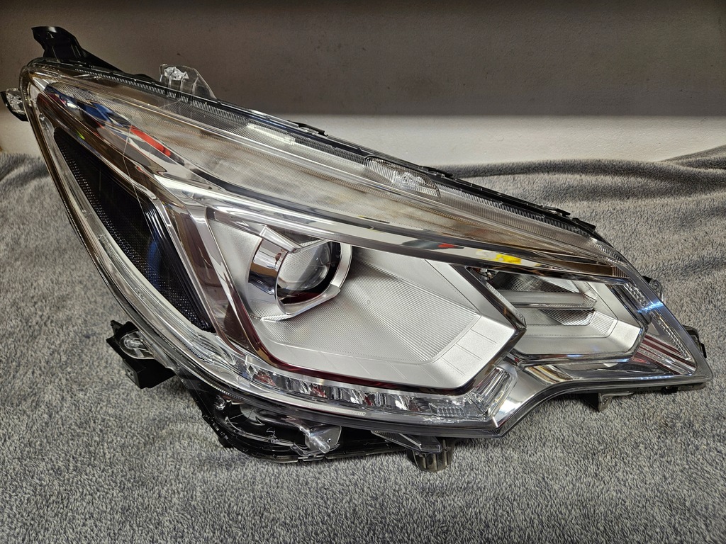 фото №1, Mitsubishi space star ii 2 mirage lift full led срібляста лампа