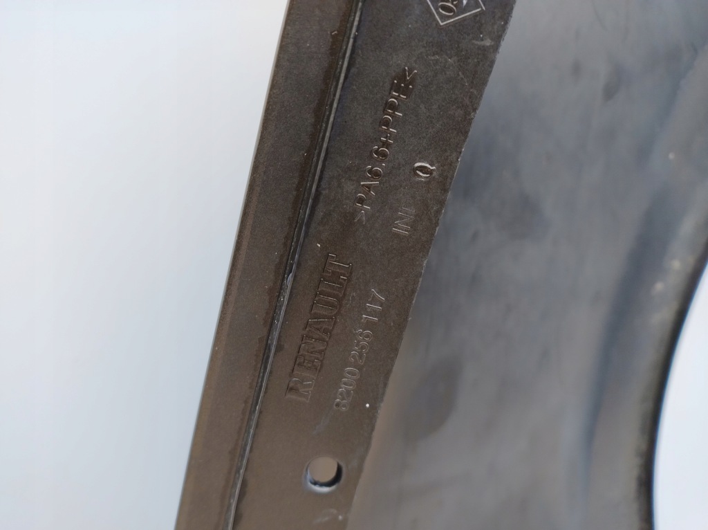 Renault clio 3 3 r185 2005-2012 год левое  крыло  перед отремонтированный Оригинал