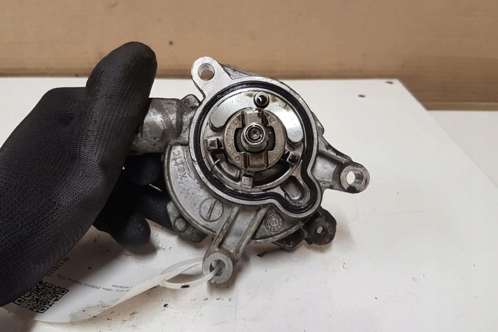 фото №8, Насос вакуумный volvo v40 cross country 526 31375107 2.0l дизель 110kw 2014