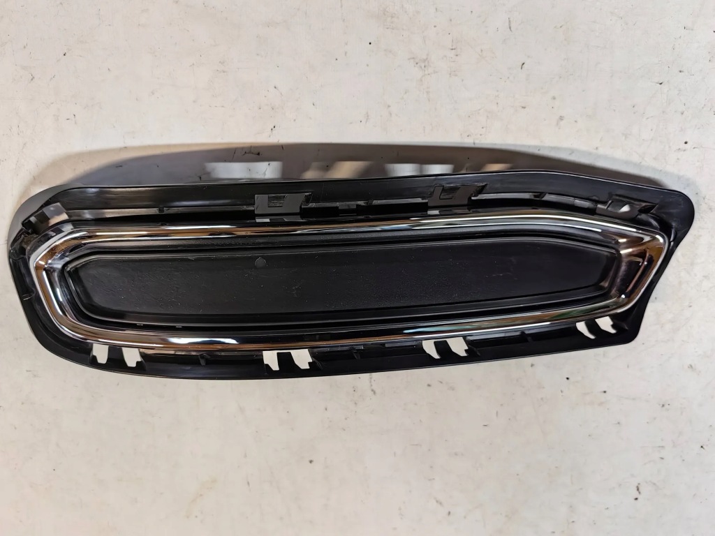 фото №1, Audi a6 4k c8- решітка права бампера задня