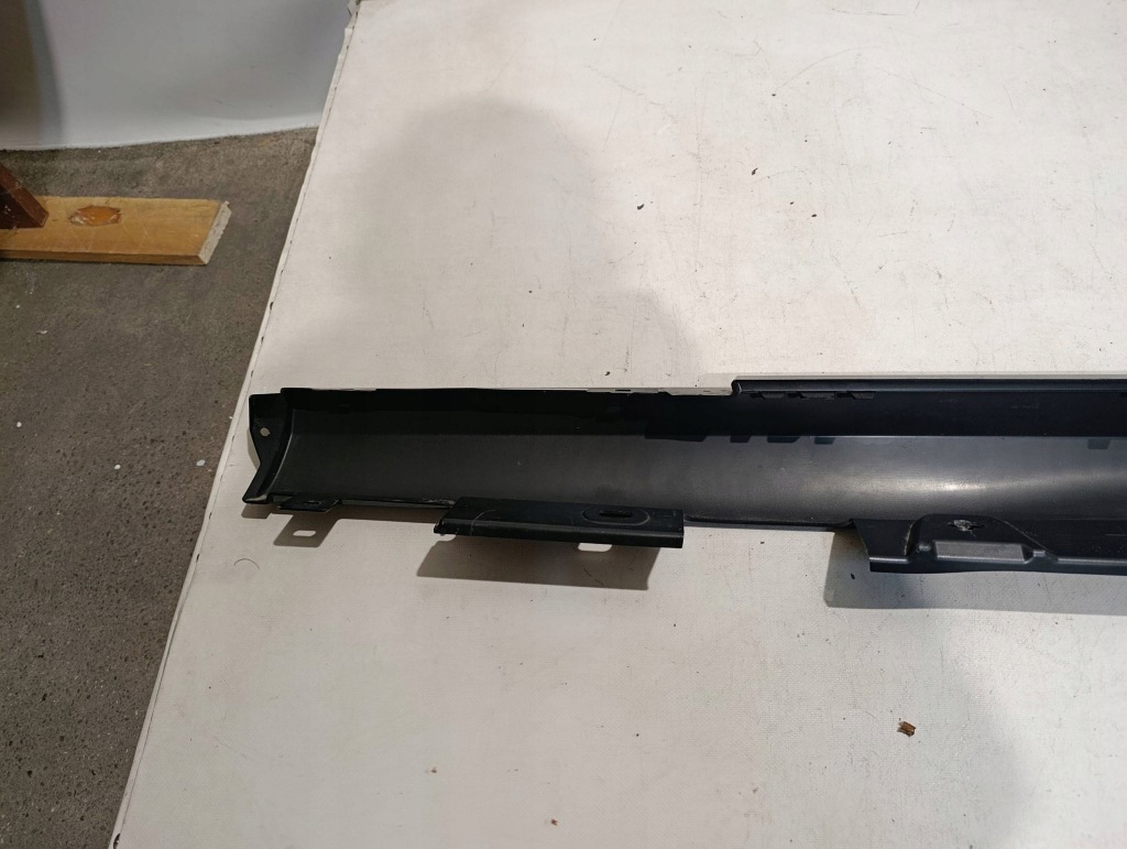 Молдинг порог правая mercedes eqe v295 amg a2956983200 Цена