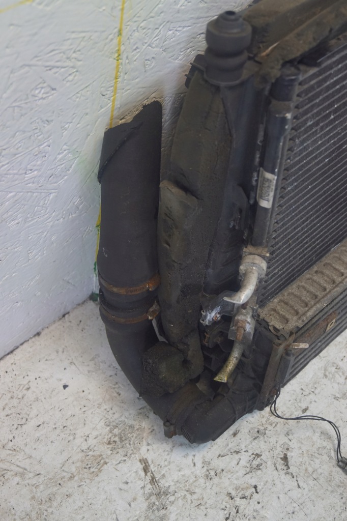 Радіатор вентилятор jaguar x-type 2.2d Зі Шроту