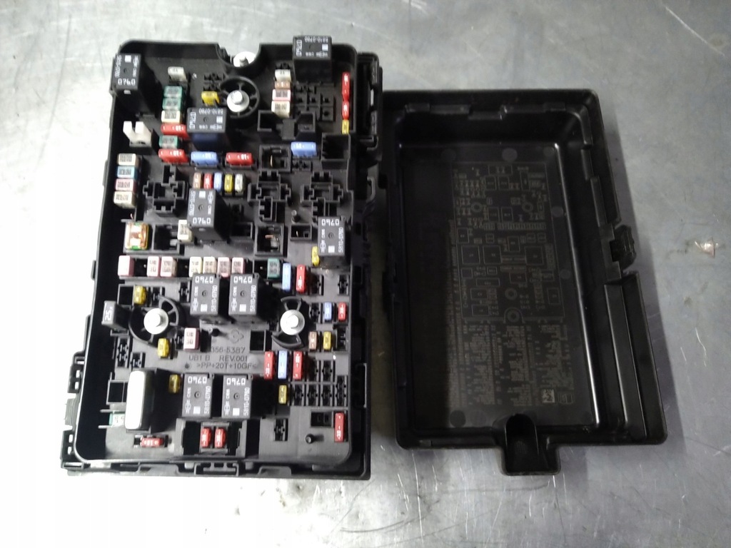 фото №4, Pacifica 16-20r коробка предохранителей