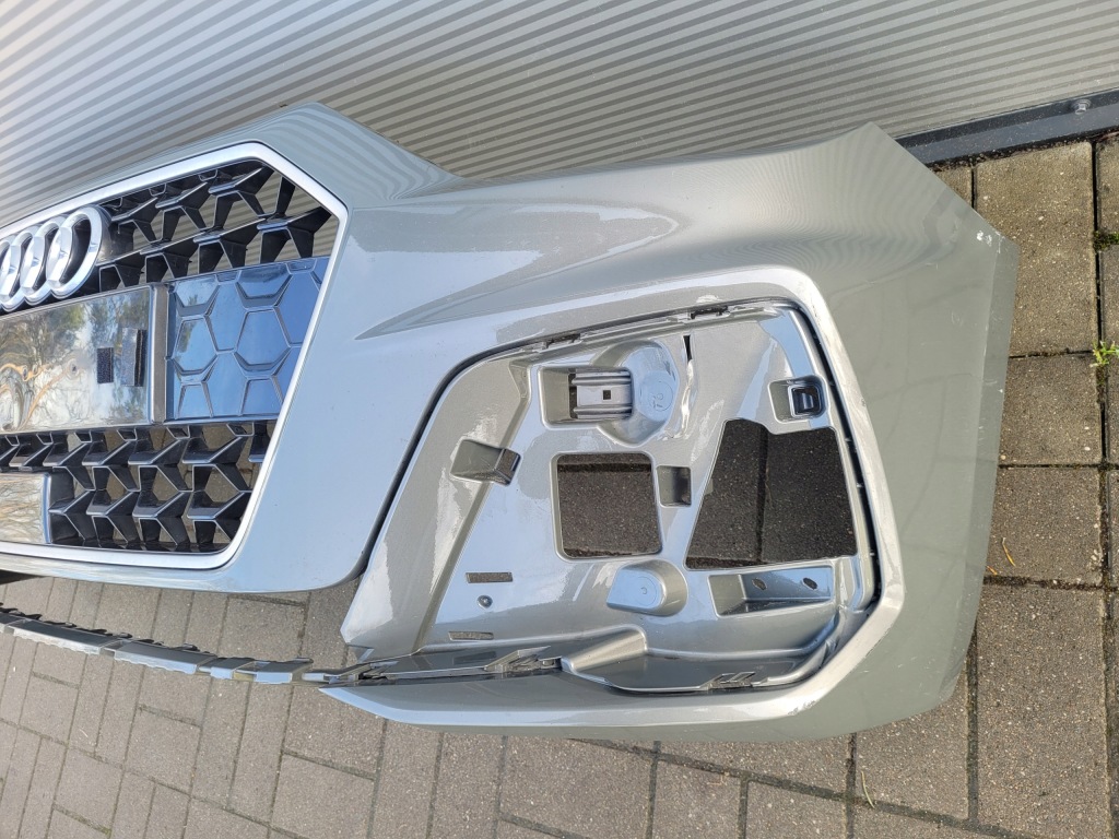 Audi a1 82a s line 18- бампер перед передний Недорого