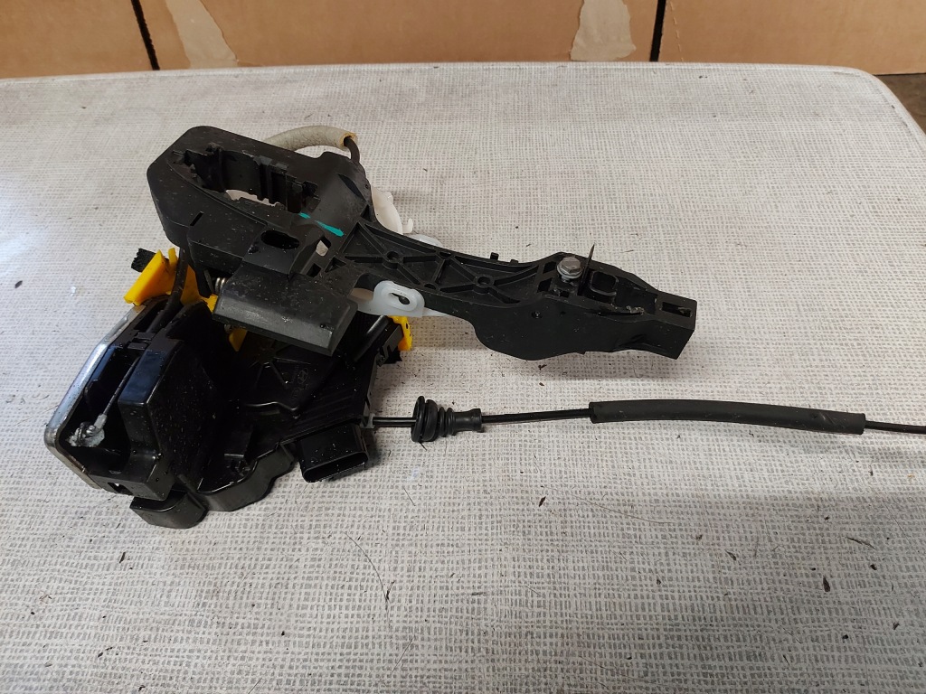 фото №1, Kia ceed ii замок дверь правый перед 81320-a2410